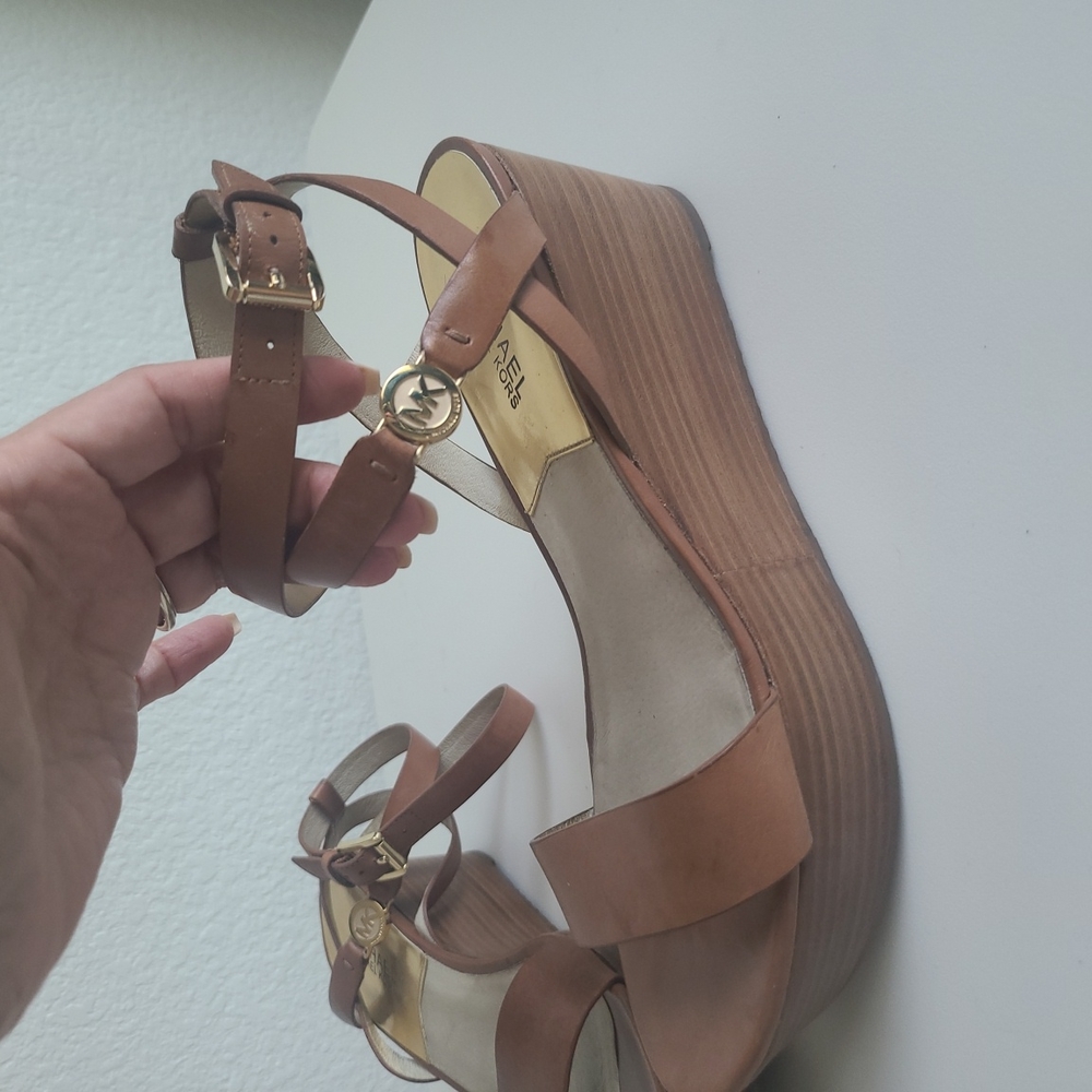 Michael kors platforms - Picture 3 of 4